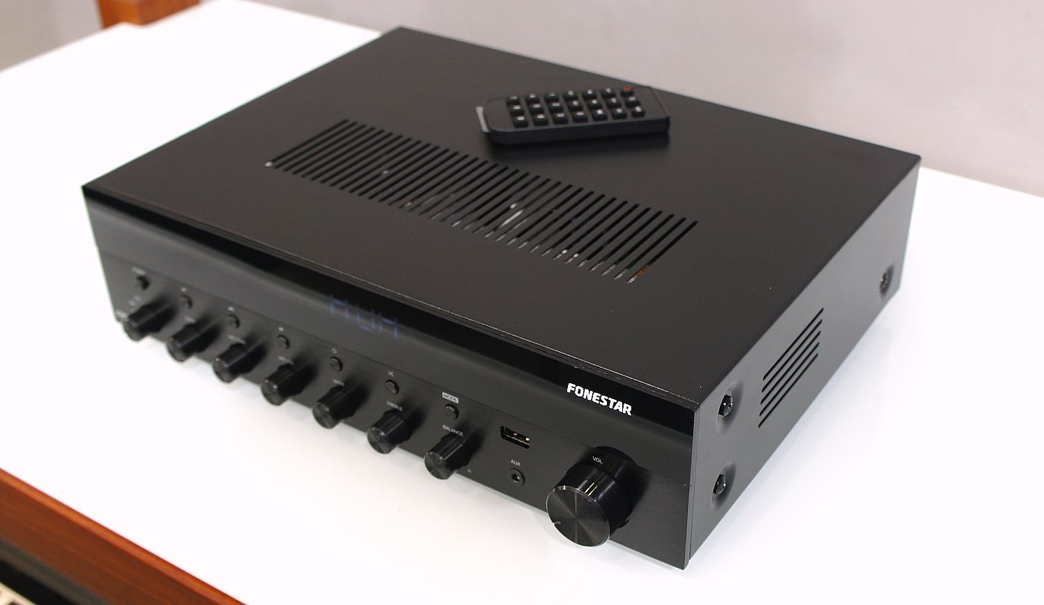 Amplificador estéreo Bluetooth®/USB/FM AS-3030