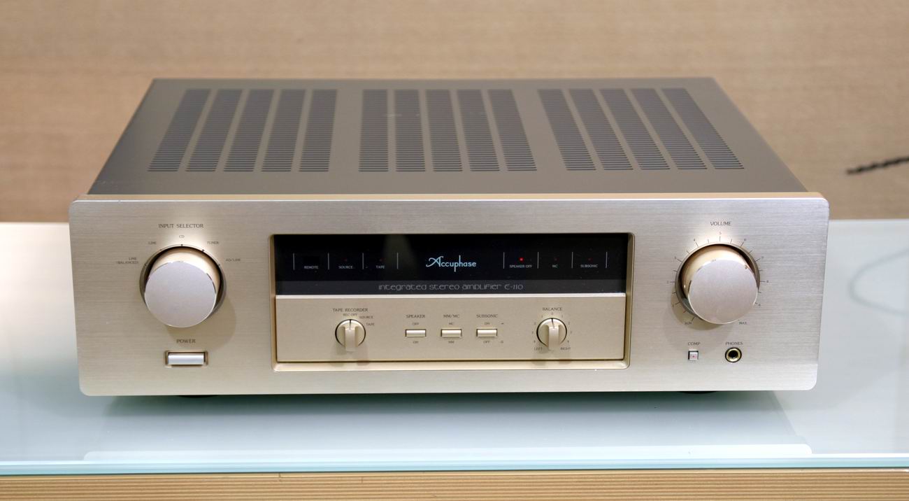 accuphase E-210 - アンプ