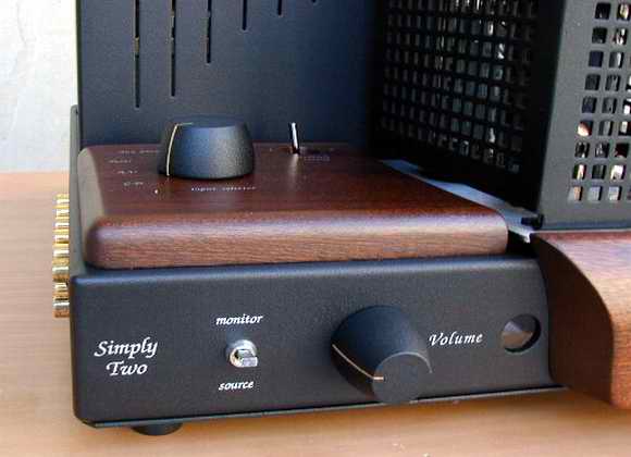 Unison Research Simly Two Anniversary Integrato a valvole con telecomando  12 watt classe A - Audiocostruzioni